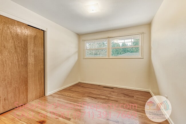 Building Photo - 9515 SE Stanley Ave