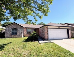 Building Photo - 2505 Windmill Dr