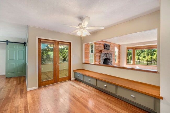 Building Photo - 14239 SE Fairoaks Ln