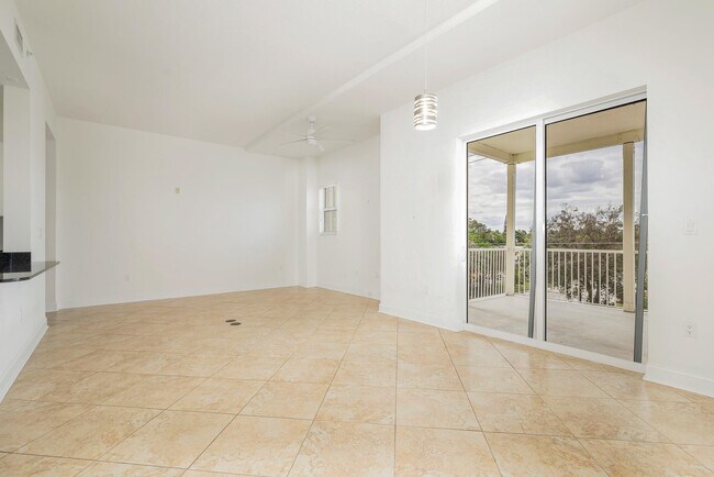 Building Photo - 3960 N Flagler Dr