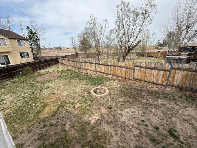 Building Photo - Beautiful 3 Bed / 3 Bath Home in Desirable D49!