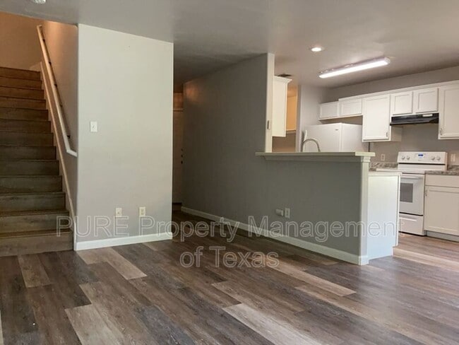 Building Photo - 246 Marvin Cove