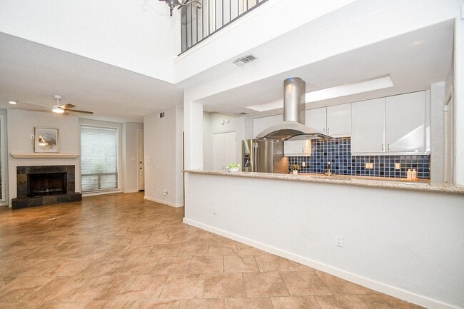 Building Photo - 1116 Bering Dr