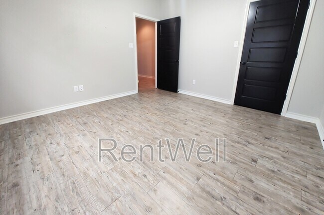 Building Photo - 2215 Quitman Ave