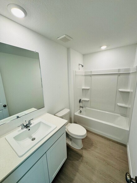 Building Photo - 3931 Selawik St