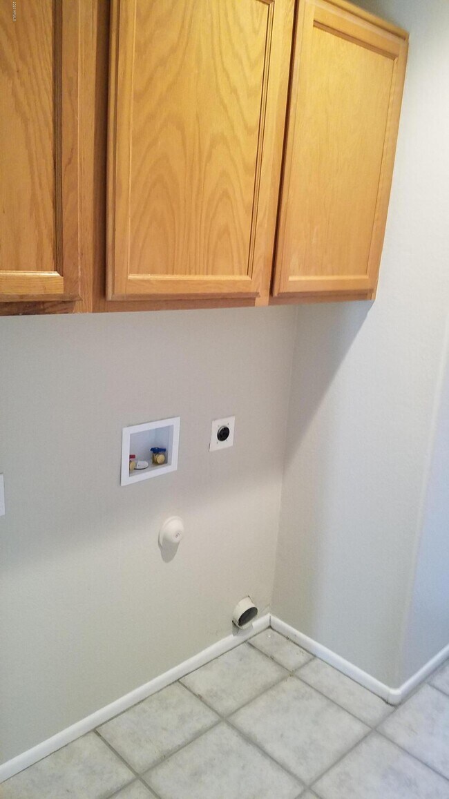 Building Photo - 12214 N 41st Dr