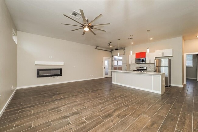 Building Photo - 11233 Paradise Out Ln