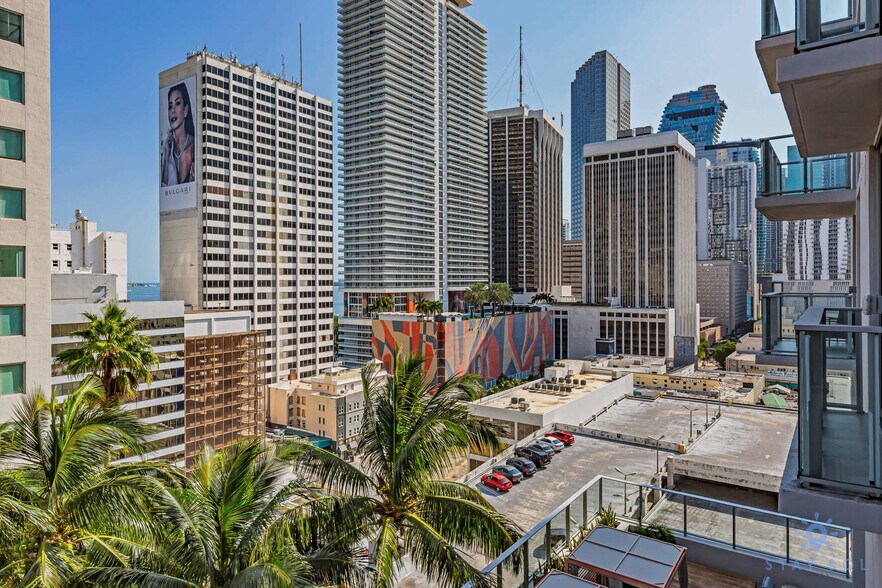 Building Photo - 227 NE 2nd St