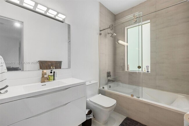 Building Photo - 442 SW 15th Rd