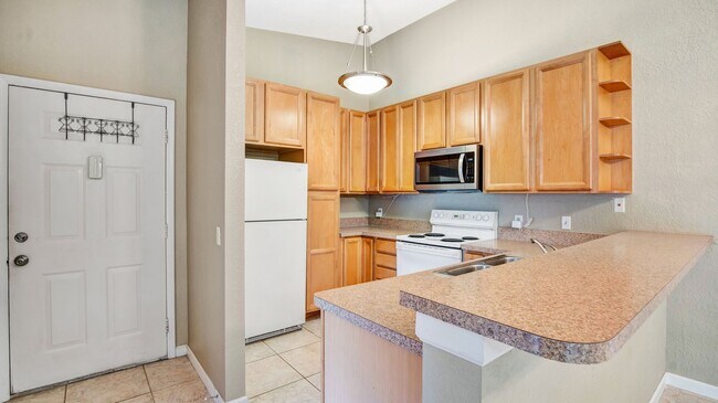 Building Photo - 6019 Scotchwood Glen