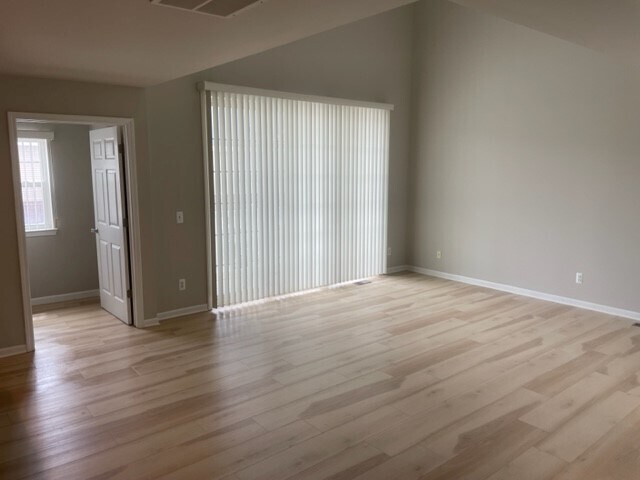 Building Photo - 8401 Towne Center Cir