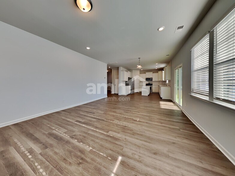 Building Photo - 139 Stagecoach Ave