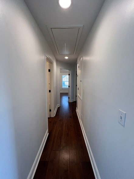 Building Photo - 2654 Crosspark Dr