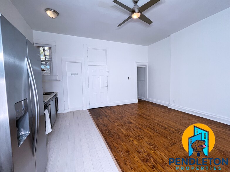 Building Photo - 521 E 13th St