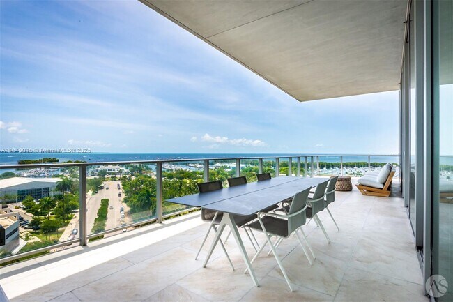 Building Photo - 2675 S Bayshore Dr