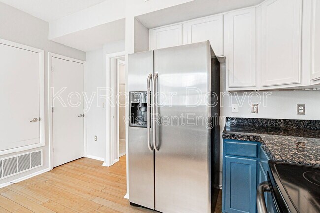 Building Photo - 3149 Blake St
