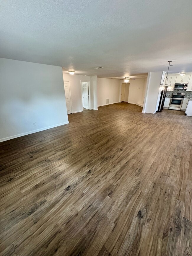 Building Photo - 3003 Lemmontree Ln