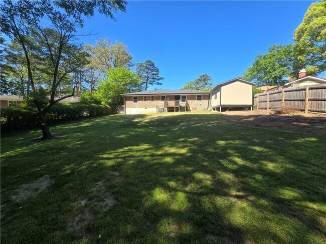 Building Photo - 2971 Belaire Cir