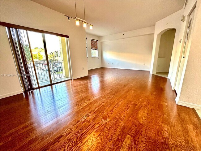 Building Photo - 8900 NW 107th Ct