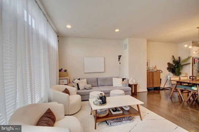 Building Photo - 8078 Tribeca St