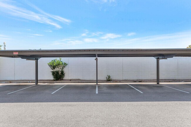 Building Photo - FANTASTIC 2 BED 2 BATHS IN SCOTTSDALE **Cashless Deposit Available!!!** 15 min to ASU