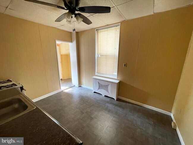 Building Photo - 3244 E St