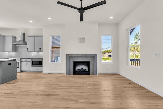 Building Photo - Amazing New Construction in North Nashville!