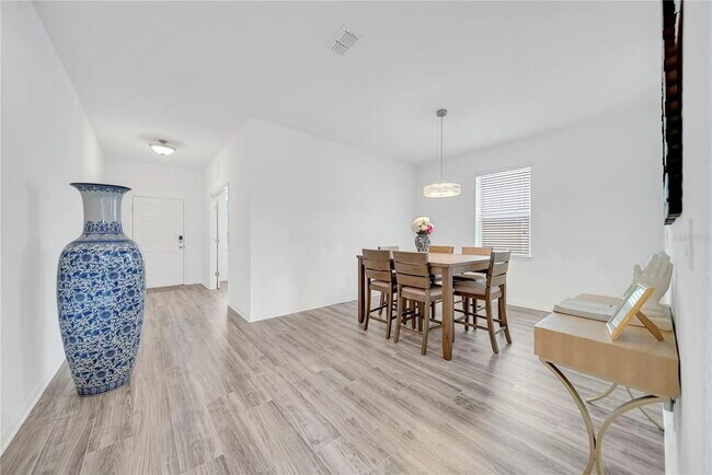 Building Photo - Stunning Fully Furnished 4 Bed Home with Resort-Style Community Amenities