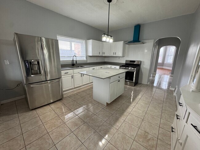 Building Photo - 2329 S Austin Blvd