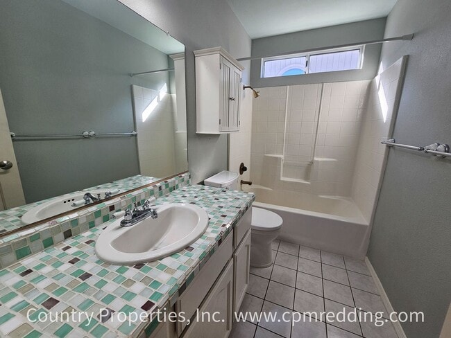 Building Photo - Spacious 4-Bedroom Home in Mary Lake Neighborhood Available Now!