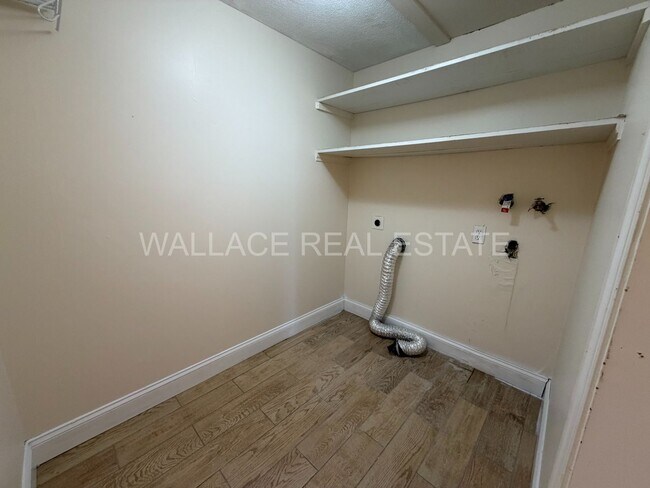 Building Photo - 3 BEDROOM/ 2.5 BATHROOM SOUTH KNOXVILLE HOME!!!