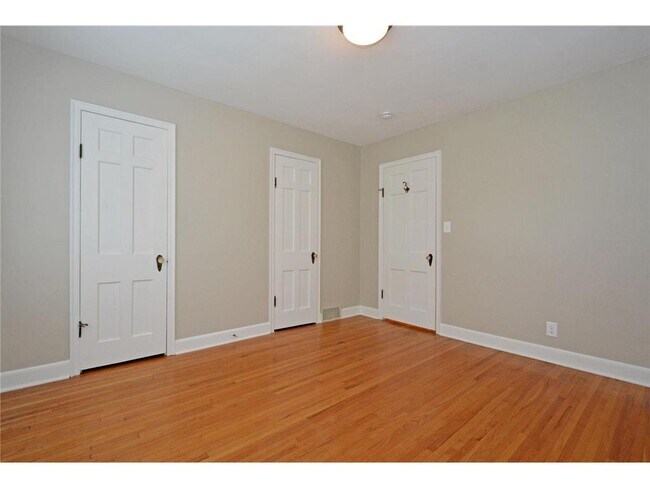 Building Photo - 155 Benton Ave