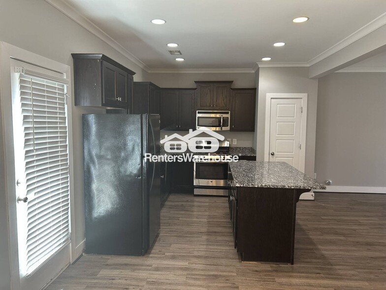 Building Photo - 581 Polo Way