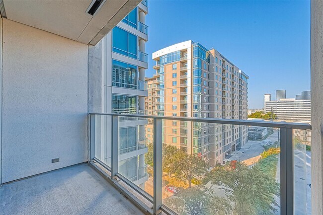 Building Photo - 2047 Westcreek Ln Ln