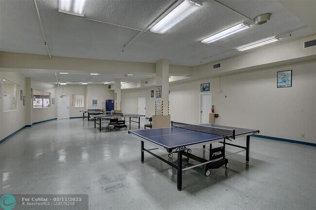 Building Photo - 476 Tilford V