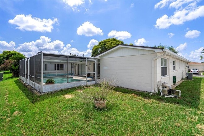 Building Photo - 7403 Populus Dr