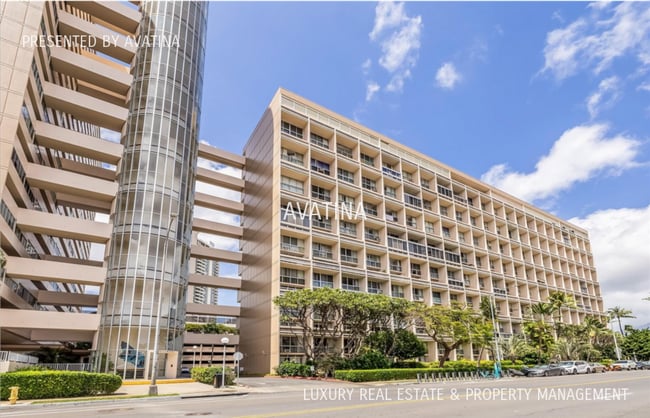 Building Photo - 500 University Ave