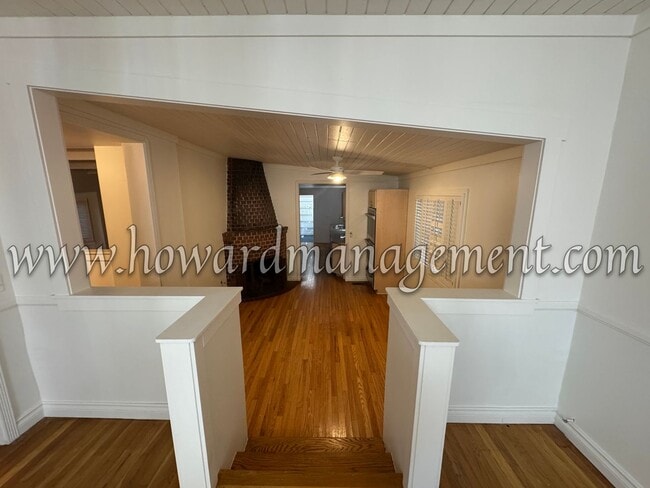Building Photo - Private and Cozy 4 Bedroom Home located in...