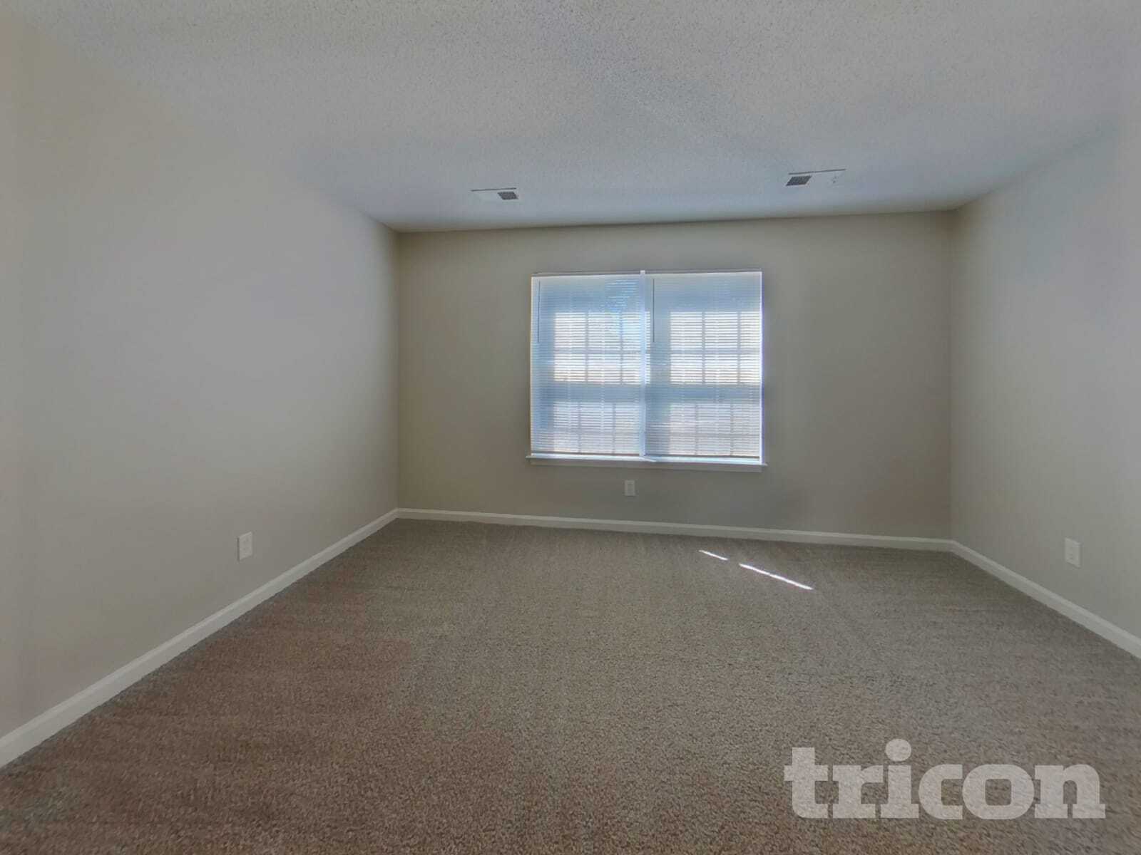 Building Photo - 500 Gingerbread Ct S