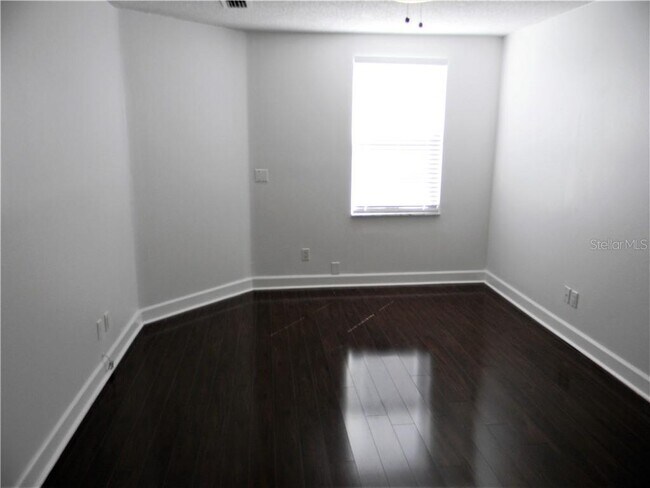 Building Photo - 8846 Coral Palms Ct