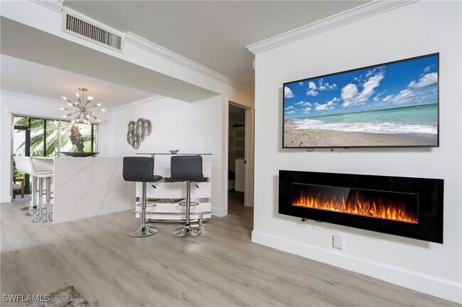 Building Photo - 788 Park Shore Dr
