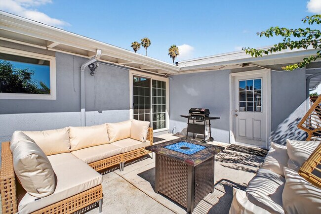 Building Photo - 1004 Airport Blvd