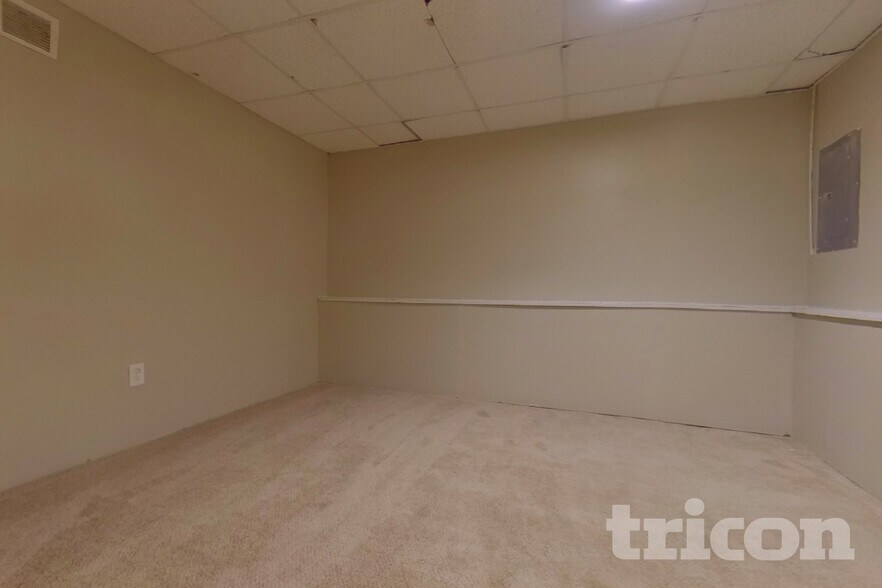 Building Photo - 404 Remington Ct