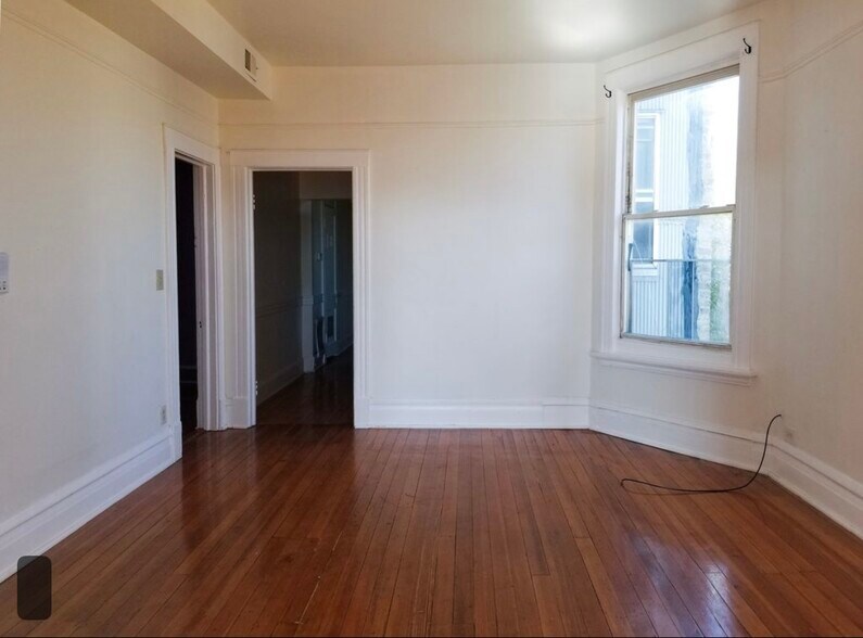 Building Photo - 3462 W North Ave