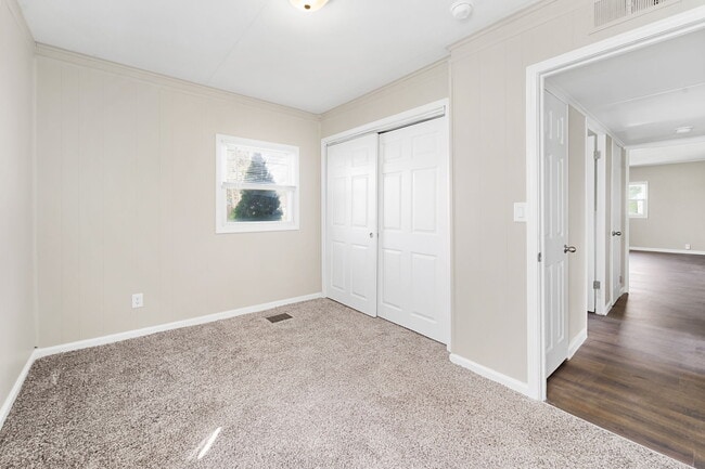 Building Photo - 14621 Agnes St