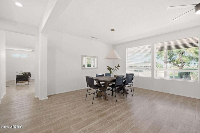 Building Photo - 22408 N Las Vegas Dr