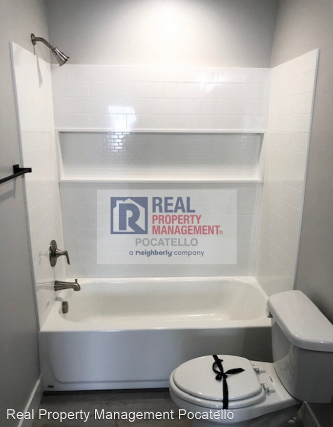 Building Photo - 3 br, 2.5 bath House - 159 Park Lawn #7