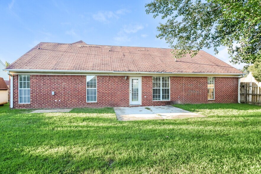 Building Photo - 2829 Russum Dr