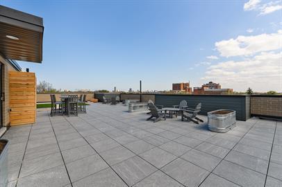 Building Photo - 4646 N Damen Ave