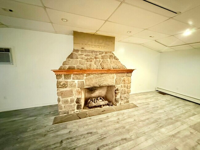 Building Photo - 145 Spring Valley Rd